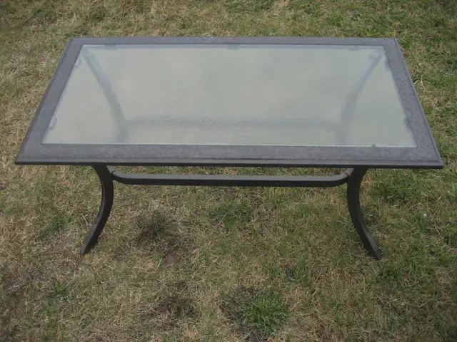 Outdoor coffee table