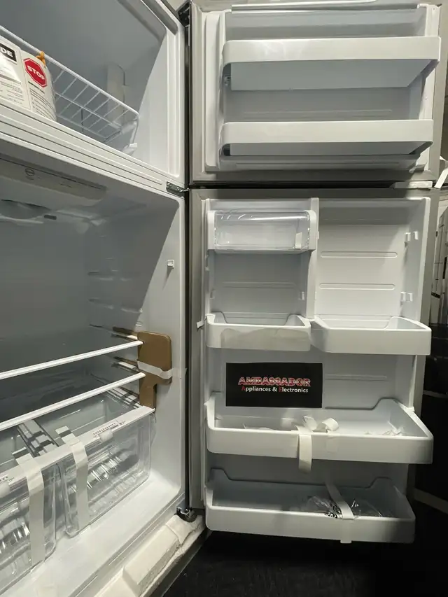 NEW 29.5" Midea Stainless Steel Fridge (Top Mount) 18 Cu.Ft - Photo 3