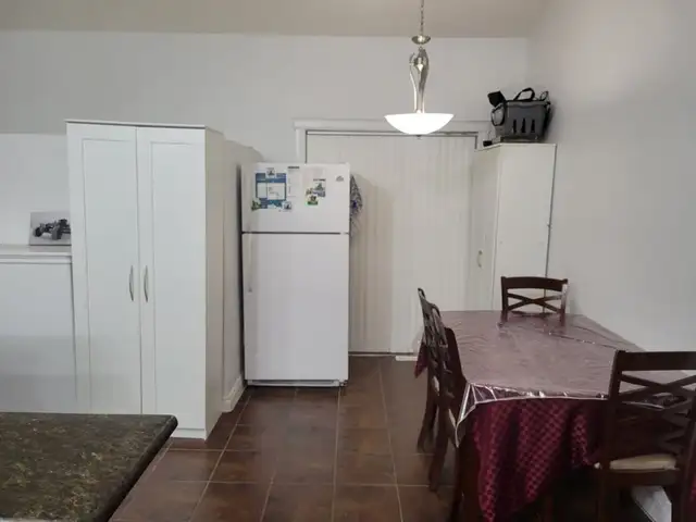 FURNISHED ROOM FOR RENT 600/MONTH. Male Commuters ONLY. - Photo 6