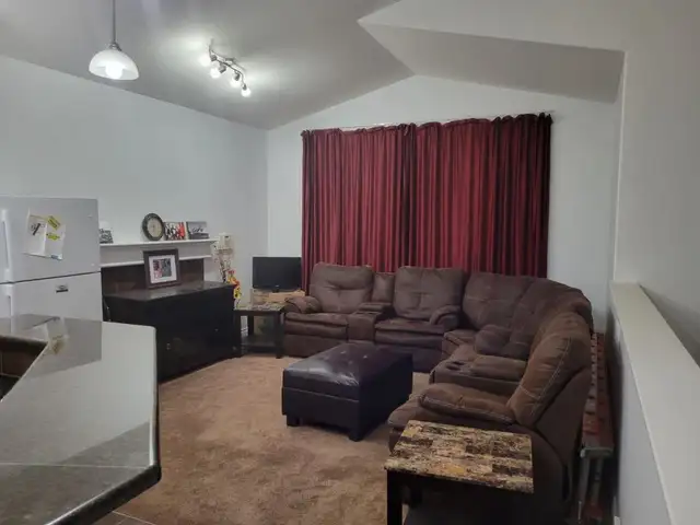 FURNISHED ROOM FOR RENT 600/MONTH. Male Commuters ONLY. - Photo 7