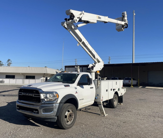 2020 Ram 5500 Altec AT48M Bucket Truck - Photo 2