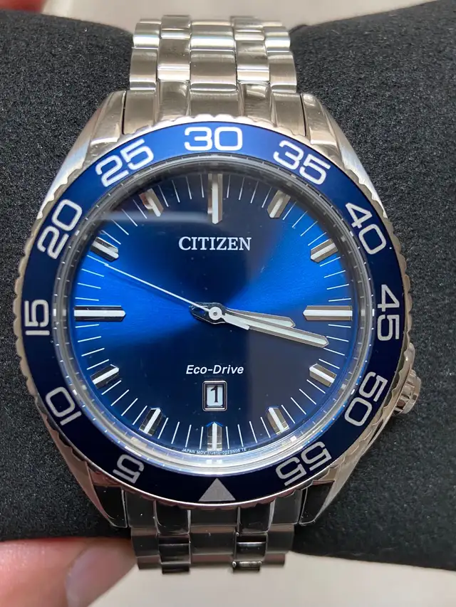 Brand new men’s Citizen Eco Drive blue dial 42 mm. $300 - Photo 2