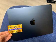 MacBook AIR M2 on sale