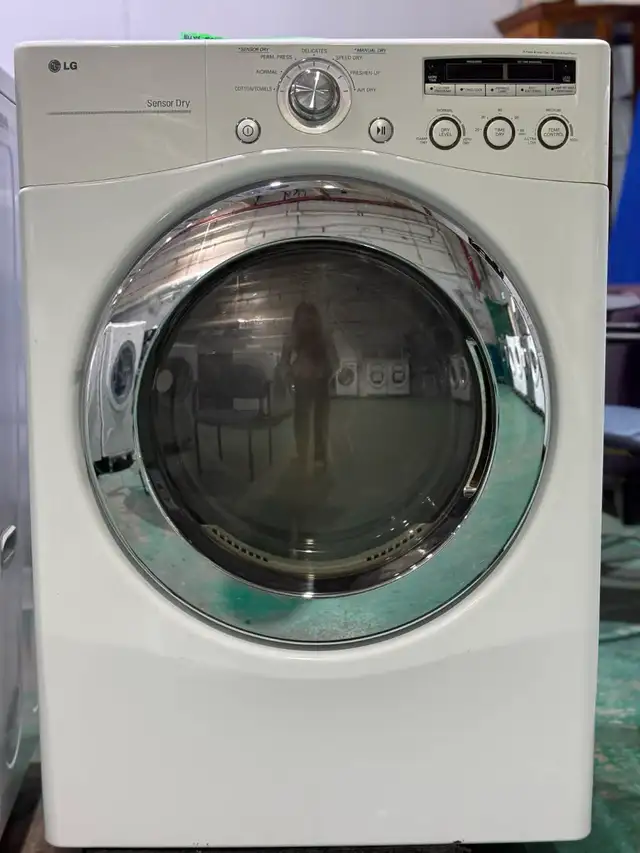 LG Washer & Dryer Set W7352/D7169 $795 Free Delivery - Photo 2