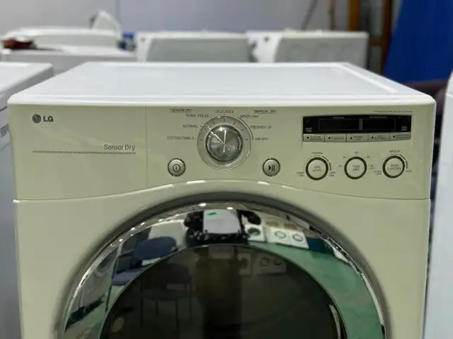LG Washer & Dryer Set W7352/D7169 $795 Free Delivery - Photo 3