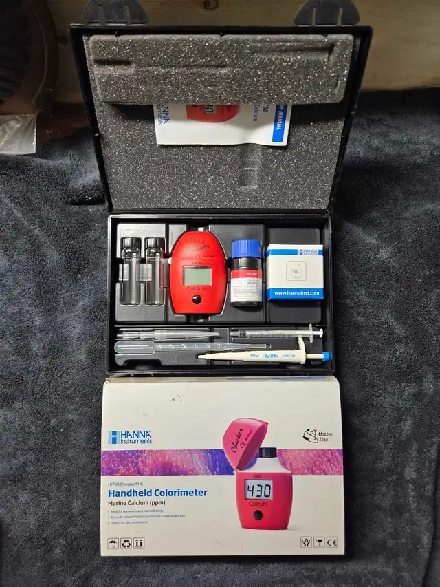 HANDHELD COLORIMETER