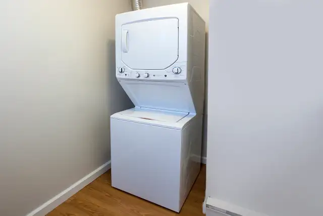 2 Bdrm. Apt. for Rent in with In-suite Laundry! - Photo 15