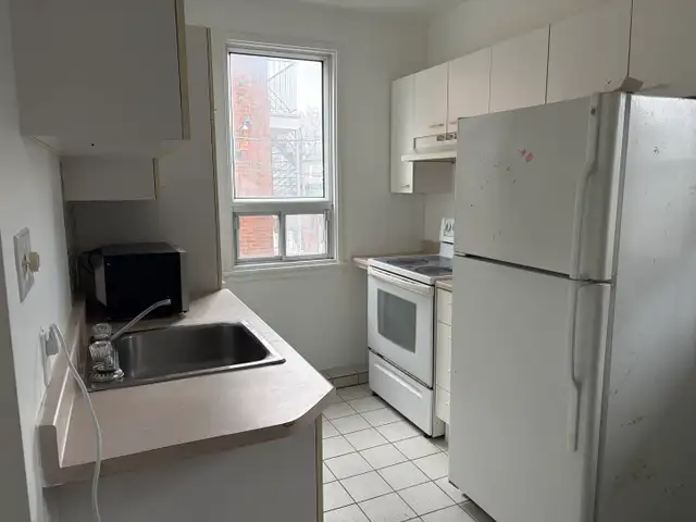 Beau 3 1/2 situé au 2e étage Ste-foy, LIBRE - Photo 3