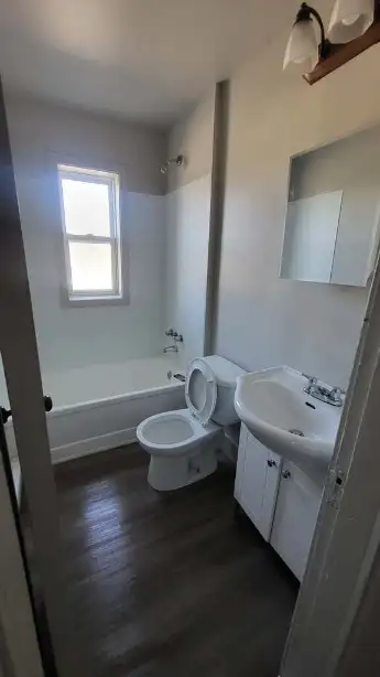 219C Newman - Updated Bachelor North, Private Entrance - Photo 2