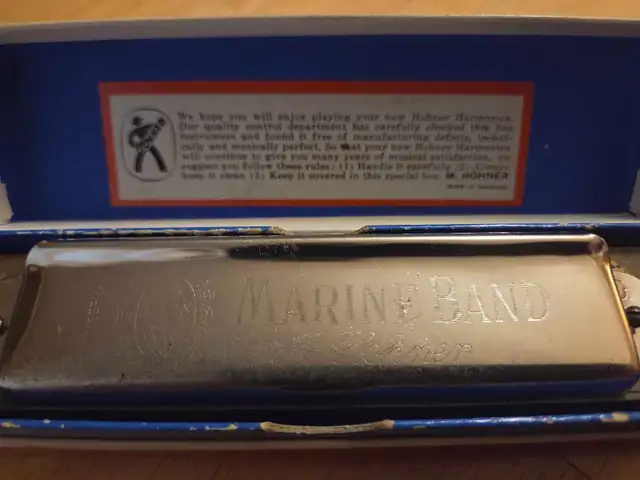 Vintage Hohner Marine Band Harmonica - Photo 3
