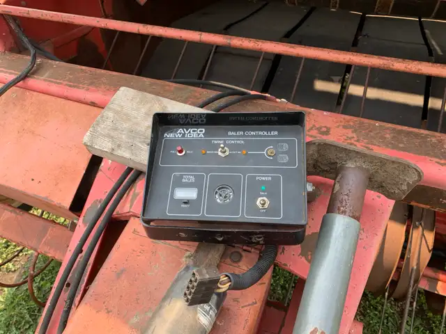 hay baler - Photo 2