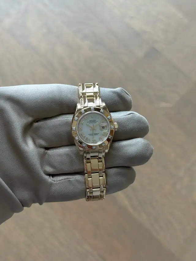 Rolex Pearlmaster 29mm Yellow Gold MOP 18k - Photo 3
