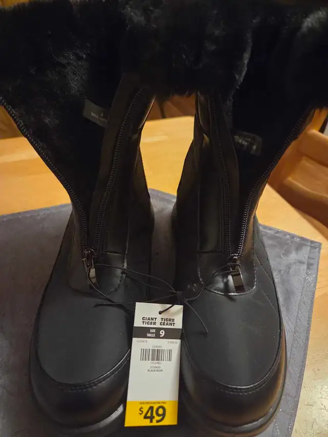 Winter Boots - Photo 3