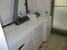 Small Cozy Single Occupancy 1 bedroom apartment steps to subway - Photo 11