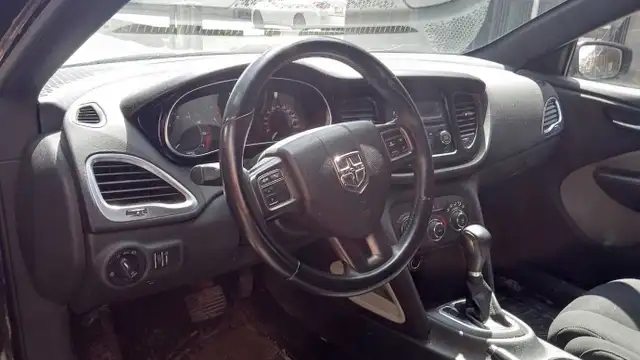 Belle voiture propre et en ordre. - Photo 2