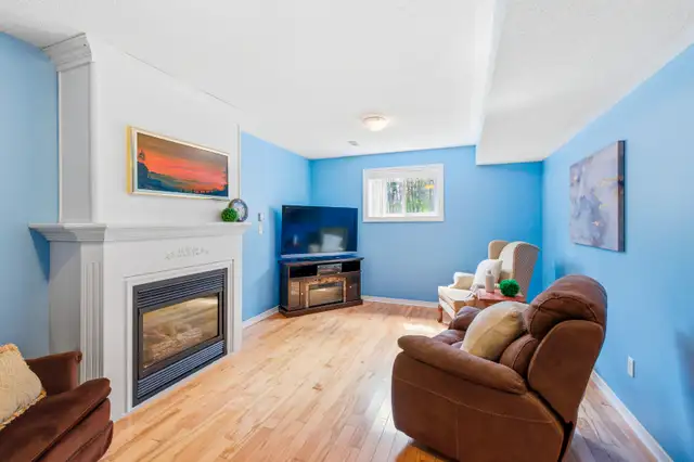 NEW LISTING⭐$799,000⭐ Fabulous 4 bedroom, 2 bathroom Home - Photo 9