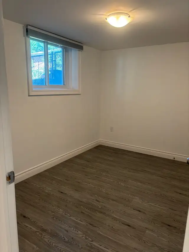 Leslieville Separate Entrance Renovated Basement Apartment - Photo 4
