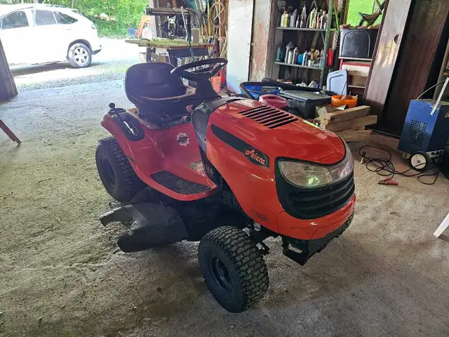 Ariens Riding Mower - Photo 2
