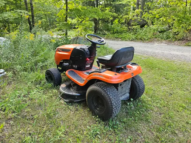 Ariens Riding Mower - Photo 3