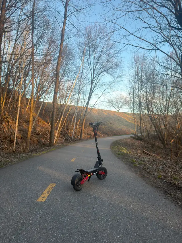 TROTINETTE ÉLECTRIQUE (50-55 km/h) - Photo 2