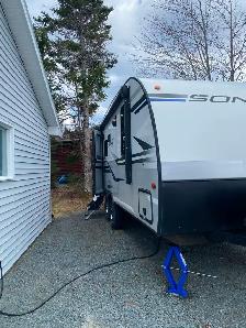 21 ft Sonic travel trailer