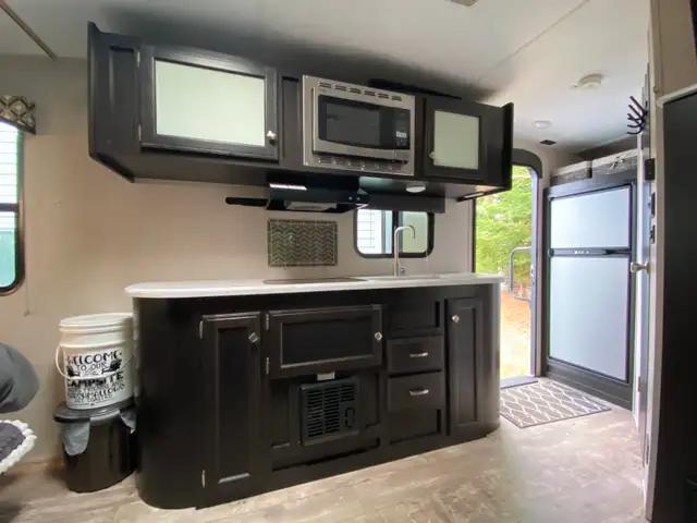 21 ft Sonic travel trailer - Photo 8