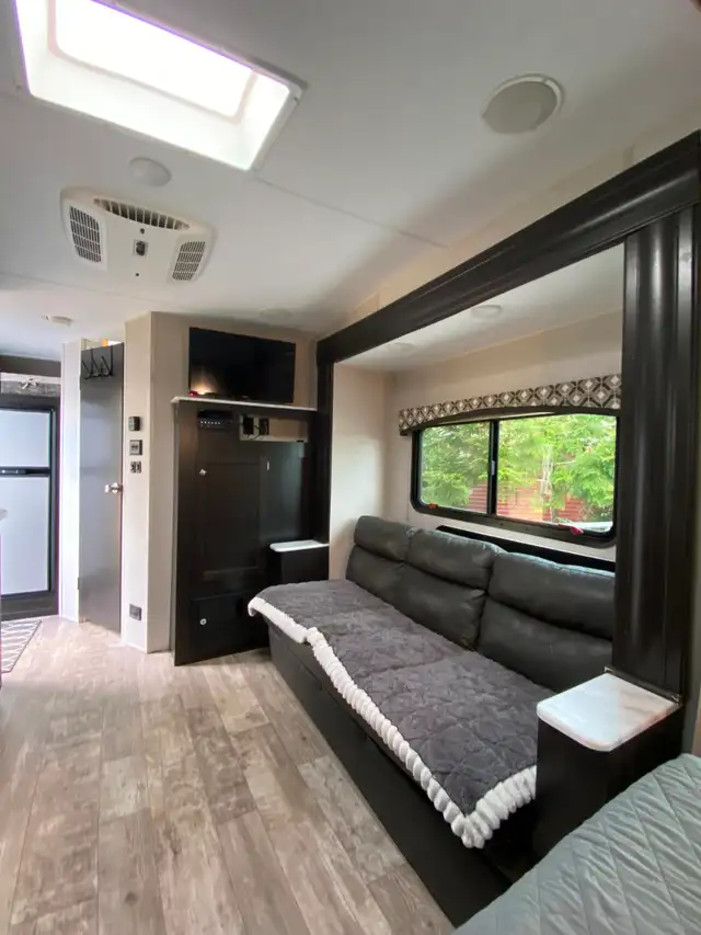21 ft Sonic travel trailer - Photo 9
