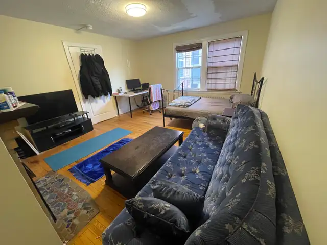 Fully furnished Room for rent - Photo 2