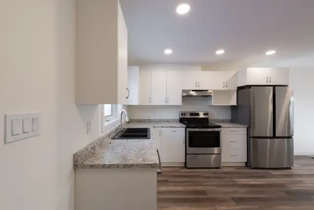 Townhouse for rent - Photo 2
