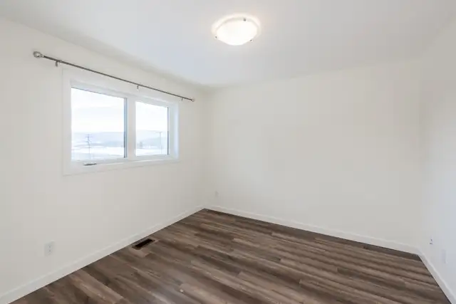 Townhouse for rent - Photo 4