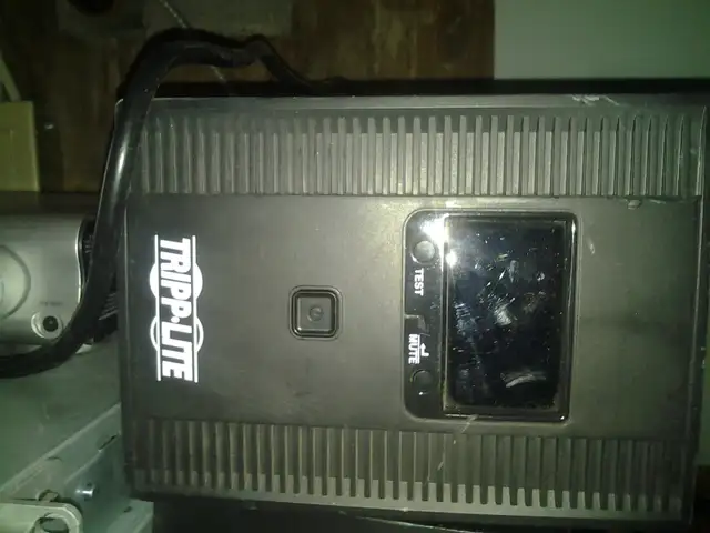 tripp-lite OMNI1500LCDT 1500VA line-interactive tower UPS  AVR a