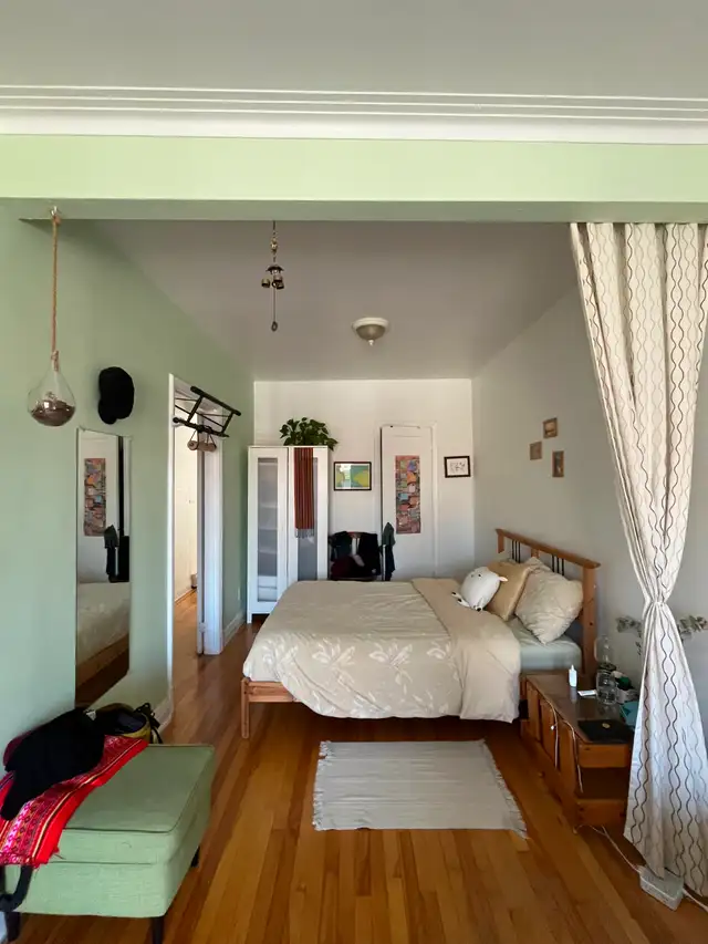 3 1/2  OUVERT - À LOUER 895 $ NON CHAUFFÉ Semi-meublé - Photo 2