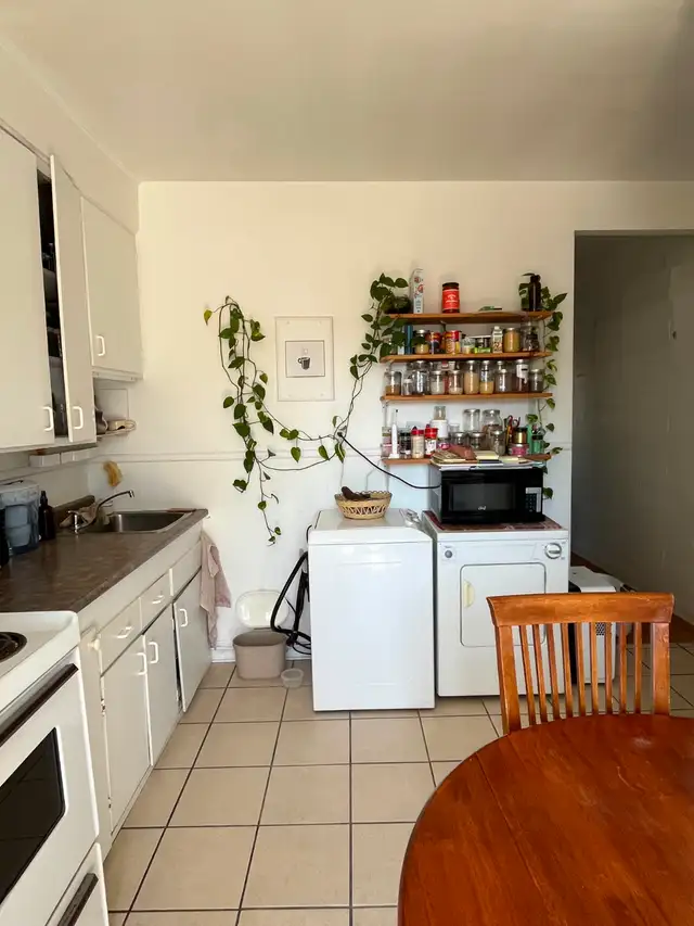 3 1/2  OUVERT - À LOUER 895 $ NON CHAUFFÉ Semi-meublé - Photo 5