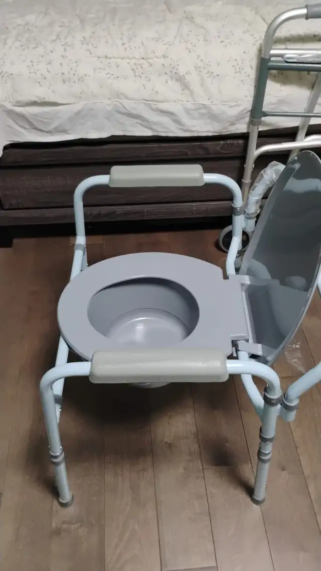 COMMODE - Photo 2