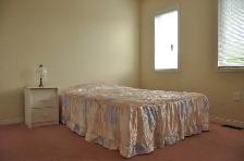 5 min walk to DC/UOIT North Oshawa private room available June 1