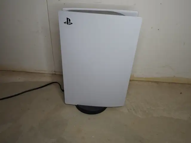 Playstation 5 With Two Controllers For Sale - Photo 5