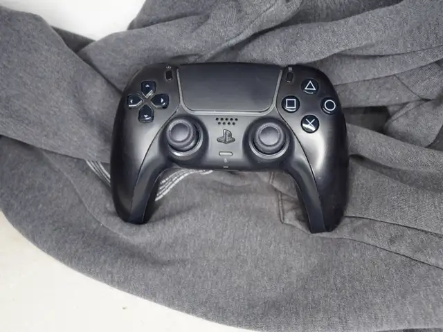 Playstation 5 With Two Controllers For Sale - Photo 6