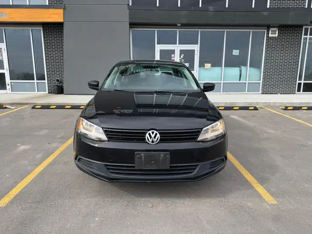 2013 Volkswagen Jetta Manual - Photo 2
