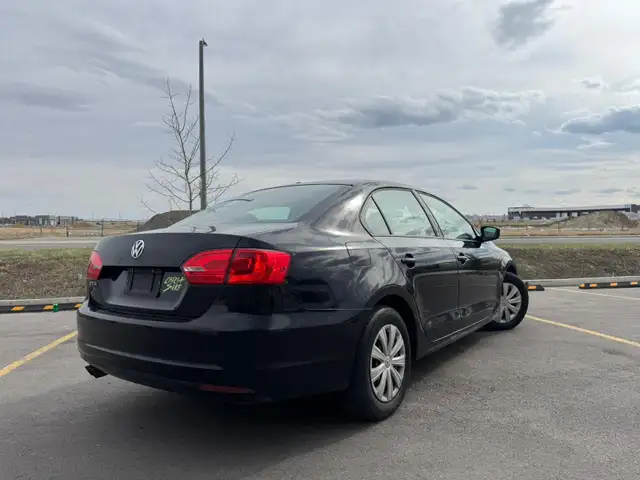 2013 Volkswagen Jetta Manual - Photo 4