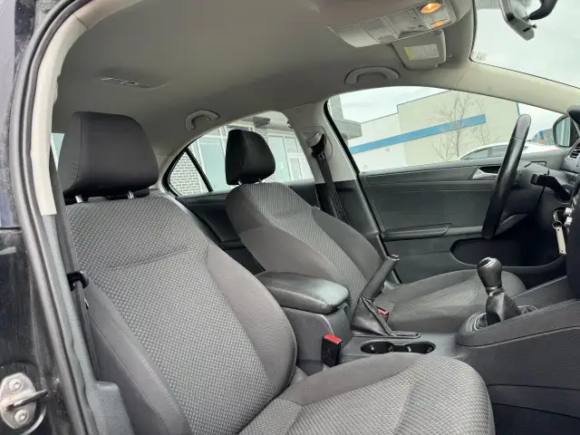 2013 Volkswagen Jetta Manual - Photo 8
