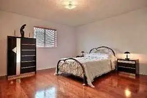 Master Bedroom With Walk In Closet For Rent In Mississauga. - Photo 6