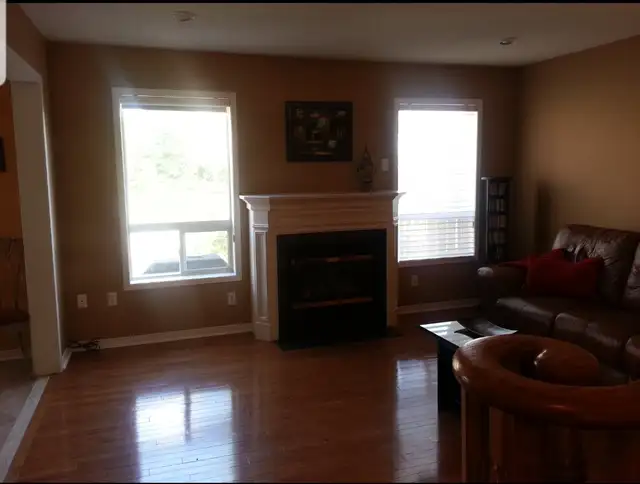 Master Bedroom With Walk In Closet For Rent In Mississauga. - Photo 9