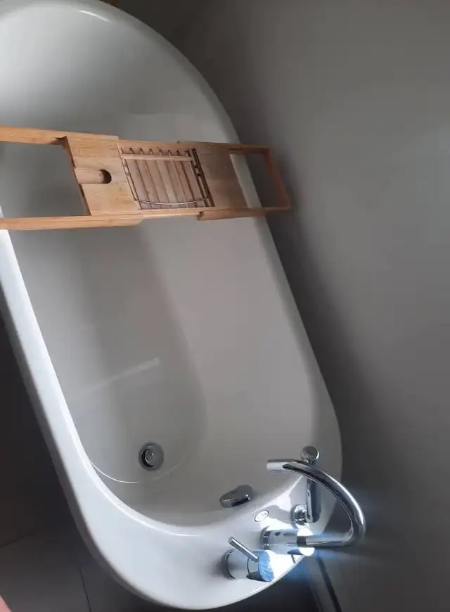 Bathroom Fixtures - Photo 3