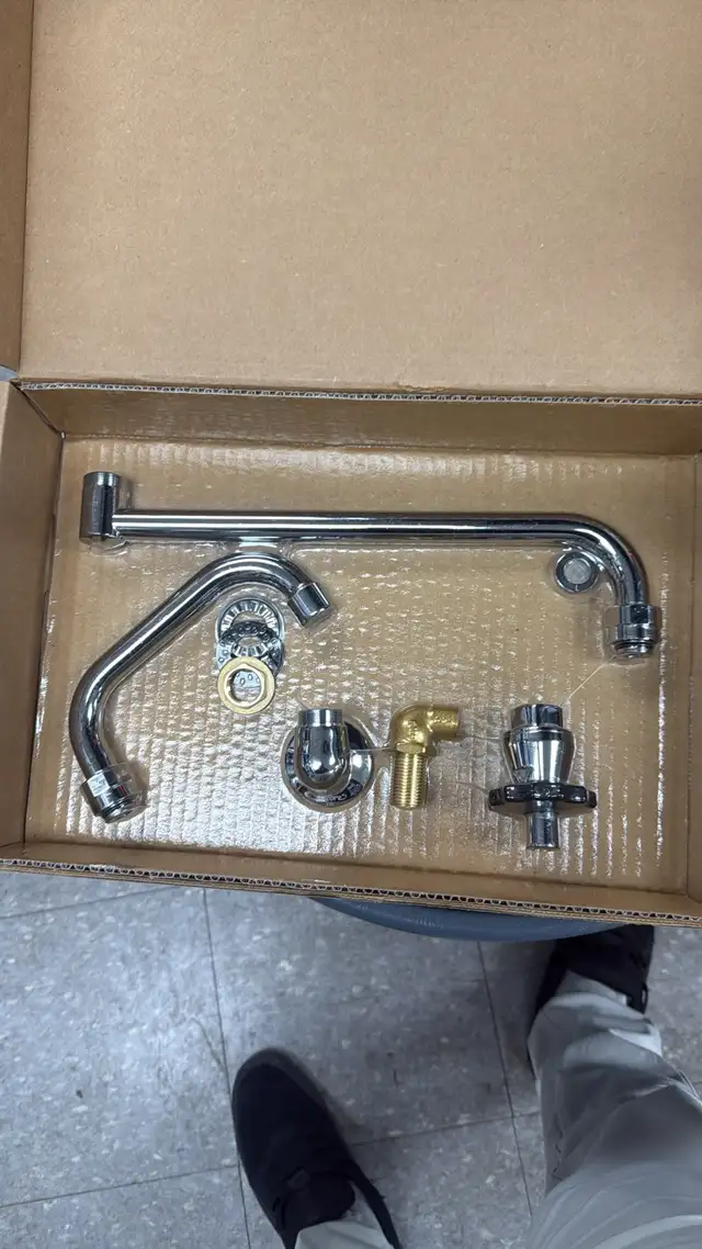 Bathroom Fixtures - Photo 4