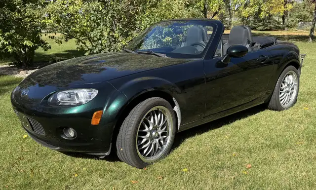 2008 Mazda MX-5 Miata Roadster in Highland Green