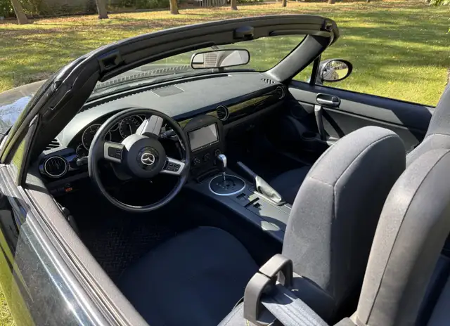 2008 Mazda MX-5 Miata Roadster in Highland Green - Photo 5