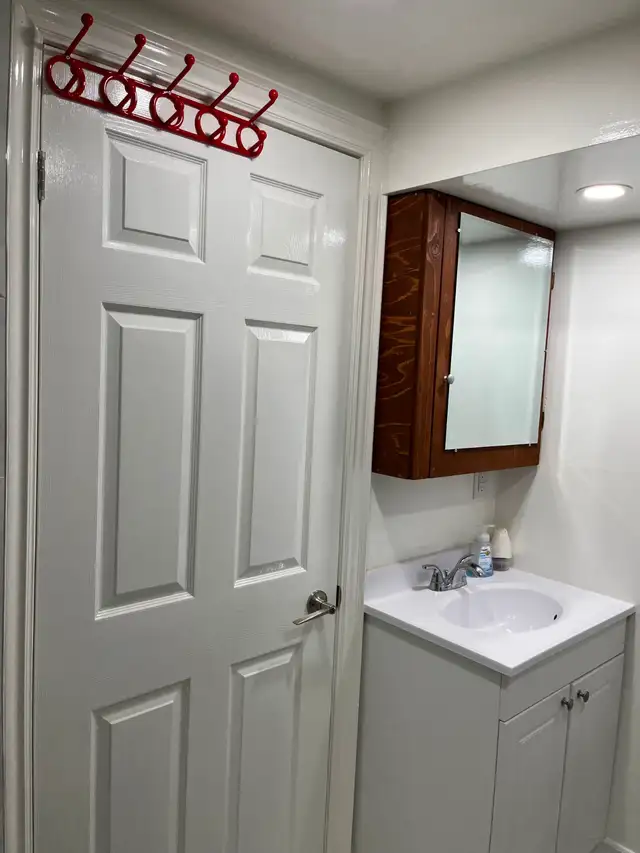 CLOSE TO VICTORIA PARK SUBWAY FURNISHED BASEMENT ROOM FOR RENT - Photo 3