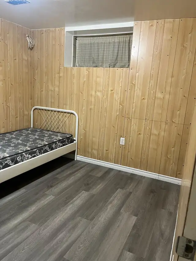 CLOSE TO VICTORIA PARK SUBWAY FURNISHED BASEMENT ROOM FOR RENT - Photo 5