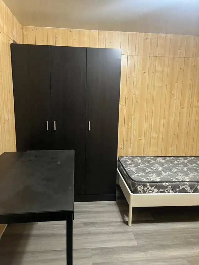 CLOSE TO VICTORIA PARK SUBWAY FURNISHED BASEMENT ROOM FOR RENT - Photo 6
