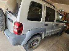 2004 Jeep Liberty V6 4x4 - Photo 2